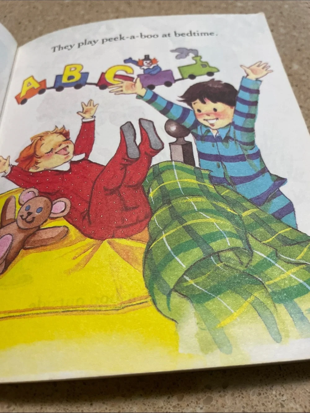Let's Play Peek-a-Boo Board Book - Yellow & Green Cover